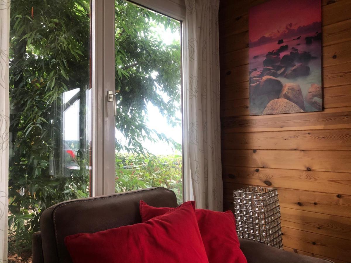 Thuiskomen, genieten aan het water Maaseik Buitenkant foto