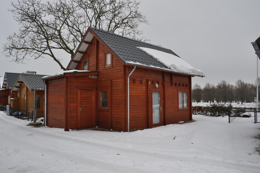 Thuiskomen, genieten aan het water Maaseik Kamer foto
