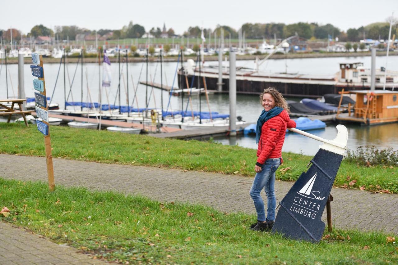 Thuiskomen, genieten aan het water Maaseik Buitenkant foto